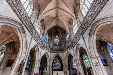 CAEN, CALVADOS, NORMANDY, FRANCE, 15 MAYIS 2024: Saint Jean Kilisesi 'nin iç ve mimari detayları