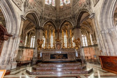 CAEN, CALVADOS, NORMANDY, FRANCE, 13 MAYIS 2024: Saint Pierre Kilisesi 'nin iç ve mimari detayları