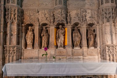CAEN, CALVADOS, NORMANDY, FRANCE, 13 MAYIS 2024: Saint Pierre Kilisesi 'nin iç ve mimari detayları