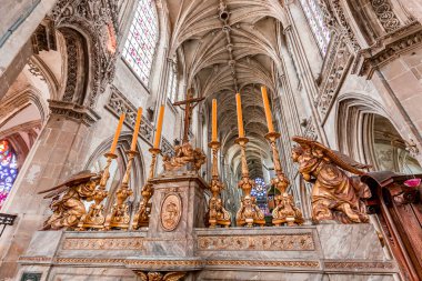 CAEN, CALVADOS, NORMANDY, FRANCE, 13 MAYIS 2024: Saint Pierre Kilisesi 'nin iç ve mimari detayları