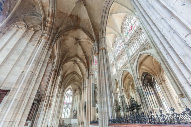 ROUEN, FRANCE, MAYIS 08, 2024: Saint Ouen Katedralinin iç mimari dekorları