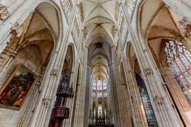 ROUEN, FRANCE, MAYIS 08, 2024: Saint Ouen Katedralinin iç mimari dekorları