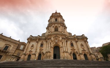 Modica, Sicilya, İtalya, 19 Haziran 2018: exteriorss detayları ve freskleri san Giorgio Kilisesi, 19 Haziran 2018 Duomo, Modica, Sicilya, İtalya