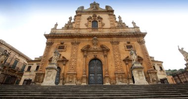 Modica, Sicilya, İtalya, 19 Haziran 2018: dış ayrıntılarını San Pietro Kilisesi, 19 Haziran 2018, Modica, Sicilya, İtalya