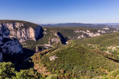Ardeche nehrinin büyük kanyonu, Cevennes dağları, Güney Fransa