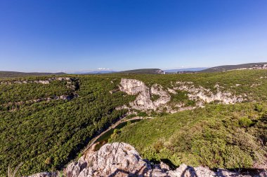 Ardeche nehrinin büyük kanyonu, Cevennes dağları, Güney Fransa