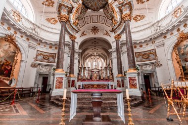 LYON, RHON, FRANCE, ECTOBER 15, 2024: Saint Bruno des Chartreux Kilisesi 'nin iç ve mimari detayları