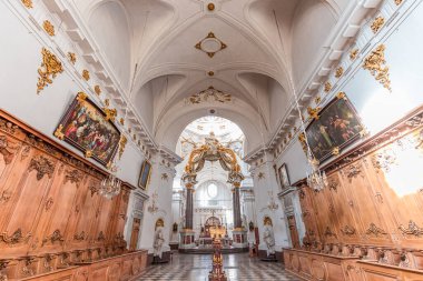 LYON, RHON, FRANCE, ECTOBER 15, 2024: Saint Bruno des Chartreux Kilisesi 'nin iç ve mimari detayları