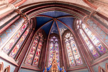DIJON, FRANCE, ECTOBER 28, 2024: Katedral Sain-benigne 'in iç mimari ve mimari detayları