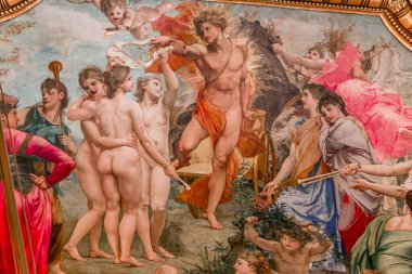 PARIS, FRANCE, 14 Mart 2017: Ressamlar Paul Baudry ve Jules-Elie Delaunay 'in çıplak figürlerinin yer aldığı freskler Palais Garnier Büyük Fuarı, Paris Operası, 19. yüzyıl