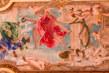 PARIS, FRANCE, 14 Mart 2017: Ressamlar Paul Baudry ve Jules-Elie Delaunay 'in çıplak figürlerinin yer aldığı freskler Palais Garnier Büyük Fuarı, Paris Operası, 19. yüzyıl