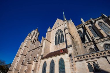 DIJON, FRANCE, ECTOBER 28, 2024: Saint-benigne katedralinin dış ve mimari detayları