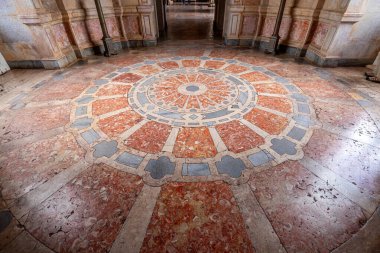 MAFRA, PORTUGAL, 13 Mart 2025, Mafra 'nın ulusal sarayının iç ve mimari detayları