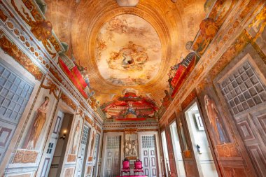 MAFRA, PORTUGAL, 13 Mart 2025, Mafra 'nın ulusal sarayının iç ve mimari detayları