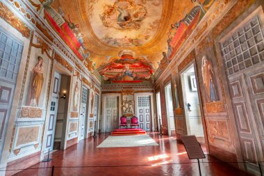 MAFRA, PORTUGAL, 13 Mart 2025, Mafra 'nın ulusal sarayının iç ve mimari detayları