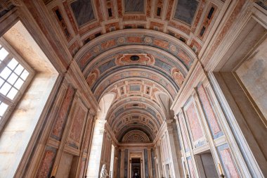 MAFRA, PORTUGAL, 13 Mart 2025, Mafra 'nın ulusal sarayının iç ve mimari detayları