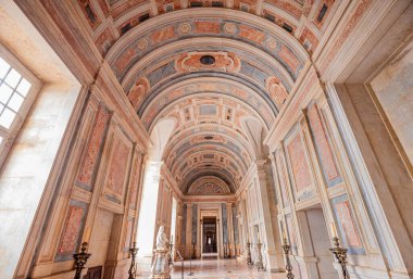 MAFRA, PORTUGAL, 13 Mart 2025, Mafra 'nın ulusal sarayının iç ve mimari detayları