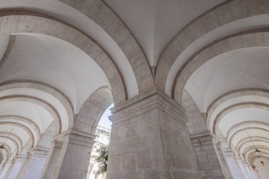 LISBON, PORTUGAL, 14 Mart 2025, Paroquial de graca Kilisesi 'nin mimari detayları, Lizbon, Portekiz