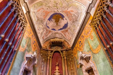 LISBON, PORTUGAL, 14 Mart 2025, Paroquial de graca Kilisesi 'nin mimari detayları, Lizbon, Portekiz