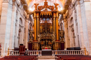 LISBON, PORTUGAL, 15 Mart 2025, Sao Vicente de Fora Manastırı 'nın mimari detayları, Lizbon, Portekiz