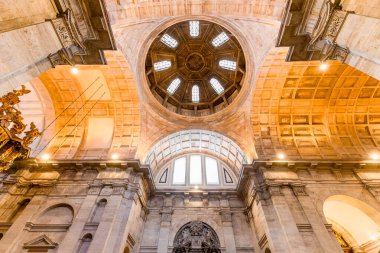 LISBON, PORTUGAL, 15 Mart 2025, Sao Vicente de Fora Manastırı 'nın mimari detayları, Lizbon, Portekiz