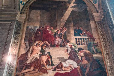 PARIS, FRANCE, 29 MAYIS 2025: 19. yüzyılda çeşitli anonimmus atölyelerinde Saint Sulpice kilisesinde yanal şapel detayları ve freskler