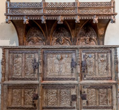 PLOUGRESCANT, COTES D 'ARMOR, BRANY, FRANCE, 21 MAYIS: Aziz Gonery Şapeli' nin sunakları ve koroları, anonim sanatçılar tarafından, 15. yüzyıl