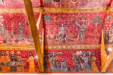 PLOUGRESCANT, COTES D 'ARMOR, BRANY, FRANCE, 21 MAYIS: Saint Gonery Şapeli' nin iç ve tavan freskleri, anonim sanatçılar tarafından, 15. yüzyıl