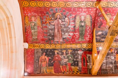 PLOUGRESCANT, COTES D 'ARMOR, BRANY, FRANCE, 21 MAYIS: Saint Gonery Şapeli' nin iç ve tavan freskleri, anonim sanatçılar tarafından, 15. yüzyıl