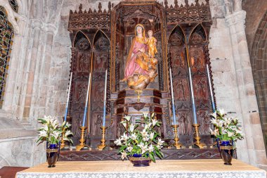 TREGUIER, COTES D 'ARMOR, BRANY, FRANCE, 2025: Katedral Saint Tugdual' ın mimari detayları