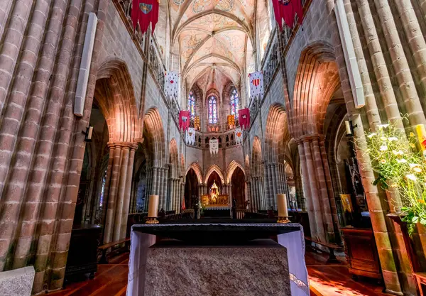 TREGUIER, COTES D 'ARMOR, BRANY, FRANCE, 2025: Katedral Saint Tugdual' ın mimari detayları