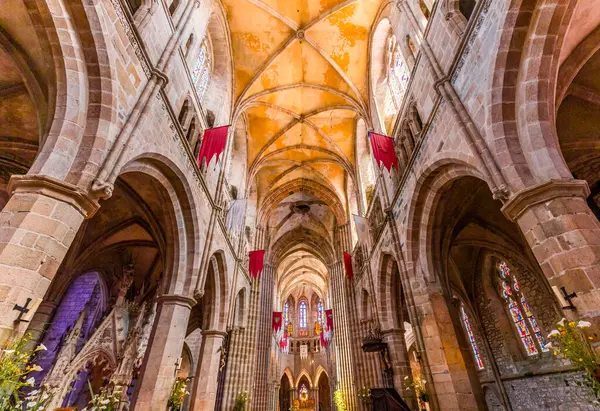 TREGUIER, COTES D 'ARMOR, BRANY, FRANCE, 2025: Katedral Saint Tugdual' ın mimari detayları