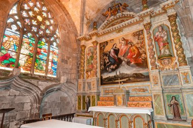 Saint-POL-DE-LEON, COTES D 'ARMOR, BRANY, FRANCE, 2025: Katedral Aziz Paul Aurelien' in iç mimari detayları