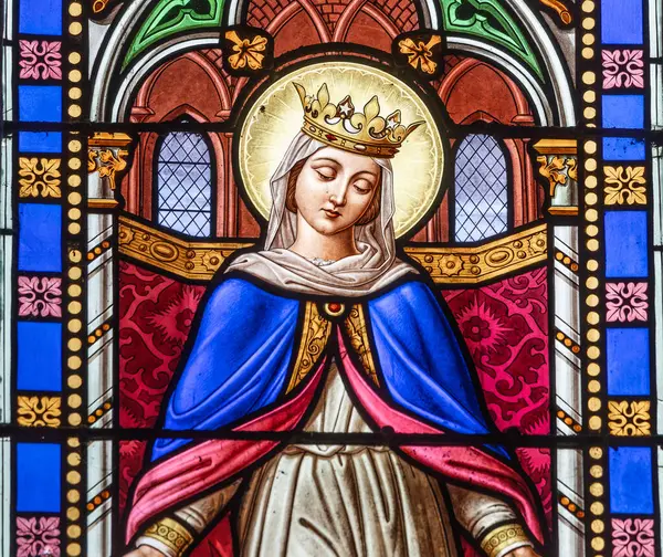 Saint-POL-DE-LEON, COTES D 'ARMOR, BRANY, FRANCE, 2025: Katedral Aziz Paul Aurelien' in boyalı camları