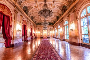 PARIS, FRANCE, 22 HAZİRAN 2025: Fransız parlamentosunun evi olan ulusal meclisin iç mimari ve mimari dekorları