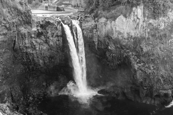 Vatten Strömmar Ner Ansiktet Snoqualmie Falls Washington State — Stockfoto