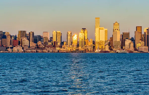 Solljus Reflekterar Från Byggnader Seattle Skyline Washington State — Stockfoto