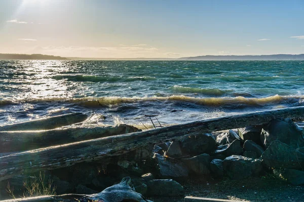 Fale Przypływają Wietrzny Dzień Parku Stanowym Słona Woda Des Moines — Zdjęcie stockowe