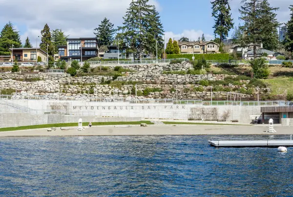 Meydenbauer Bay Parku Bellevue Washingtonu Zvedá Skalní Stěna — Stock fotografie