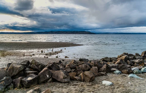 Dramatyczne Chmury Unoszą Się Nad Puget Sound Stanie Waszyngton — Zdjęcie stockowe