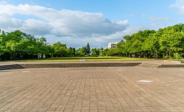 Salem Oregon 'daki meclis binasının karşısındaki Capitol State Park