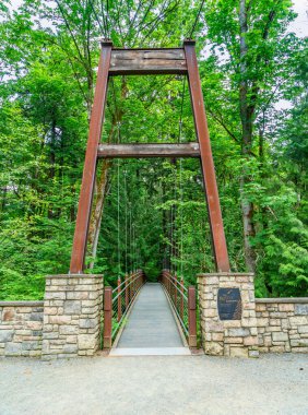 Batı Seattle, Washington 'da iki tekne kıyıya yanaştı..