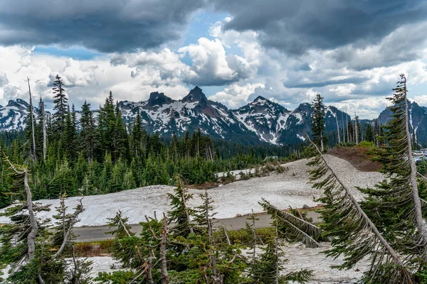 Washington Daki Rainier Dağı Ndan Cascade Mountain Range Kadar Uzanan — Stok fotoğraf