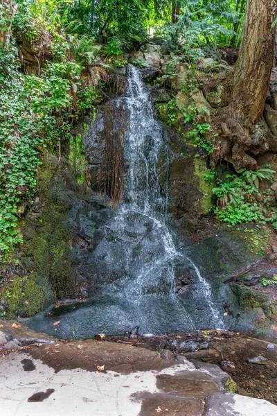 View Misty Delicate Waterfall Dark Rocks Tumwater Falls Washington State — Stock Photo, Image