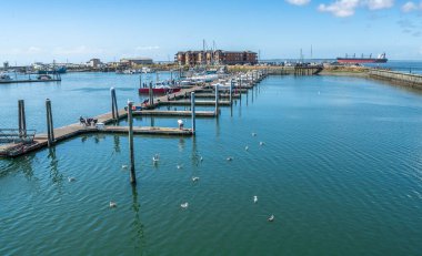 Westport, Washington 'daki tekne rıhtımlarının manzarası..