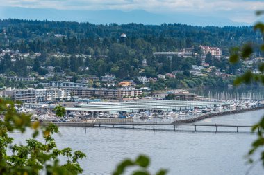 Washington, Des Moines 'te bulutlu bir marina manzarası..