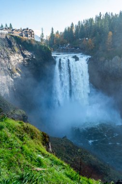 Washington 'da Snoqualmie Falls' u bir sis örtüsü gizliyor..