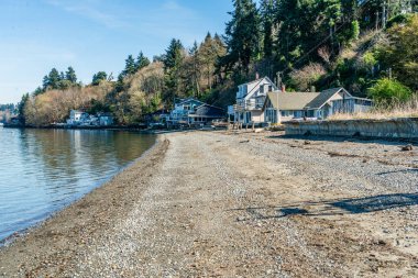 Dash Point, Washington 'da manzaralı rıhtım evleri.