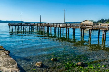 Redondo Beach, Washington 'da bir rıhtım manzarası.