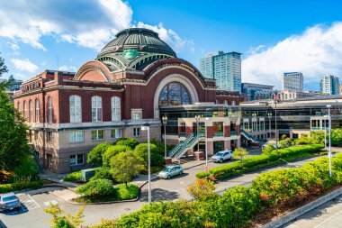 Şu anda Tacoma, Washington 'da bir adliye binası olan tarihi birlik istasyonu..